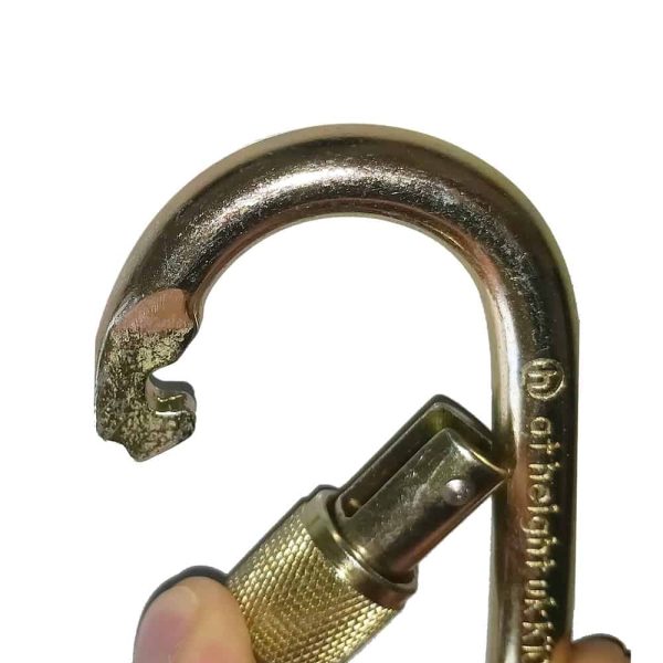 At Height STEEL OVAL KARABINER SREW-LOCK, karabijnhaak